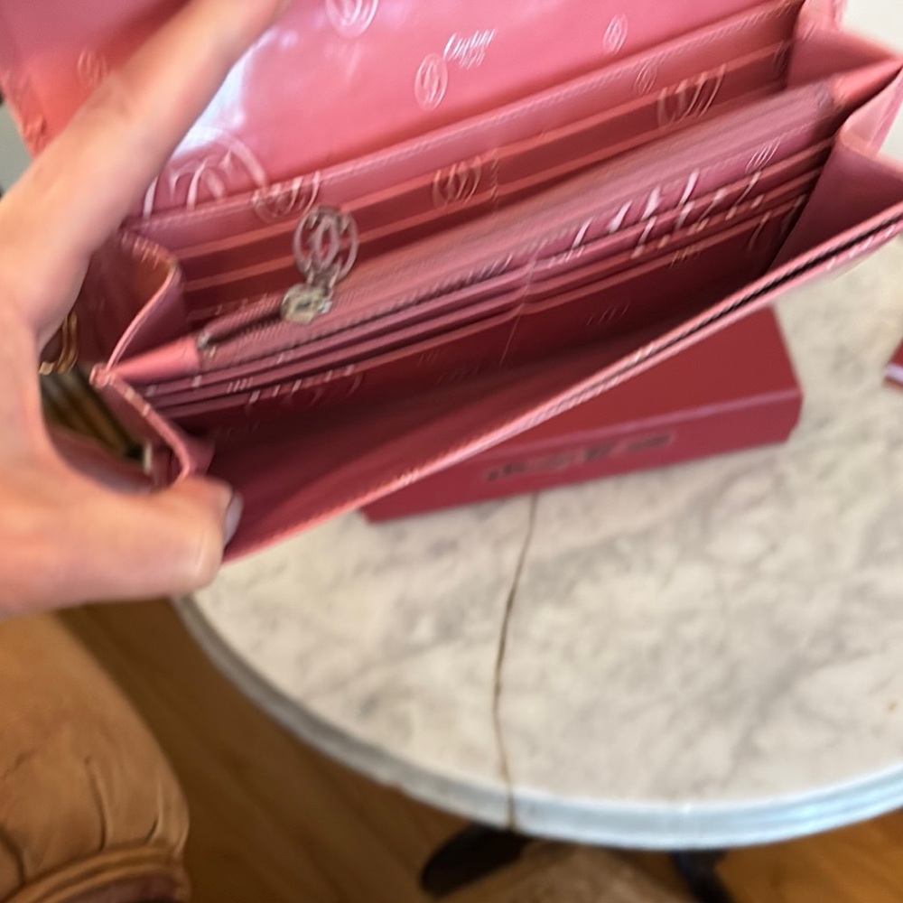 🤩 Authentic Cartier Pink Monogram Wallet - Picture 4 of 9